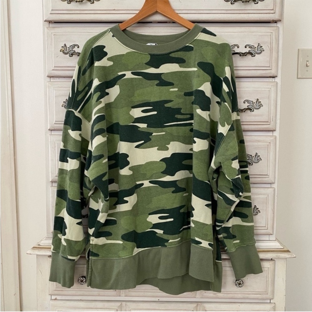 Crown & Ivory Camo Sweatshirt
